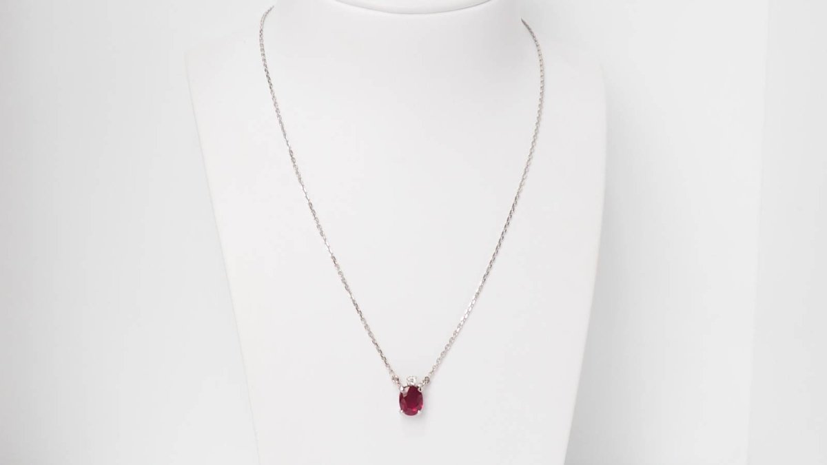 Collier en or blanc, Rubis ovale et diamant - Castafiore
