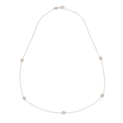 Collier en or gris ornée de 5 diamants entourés de plus petit diamant - Castafiore