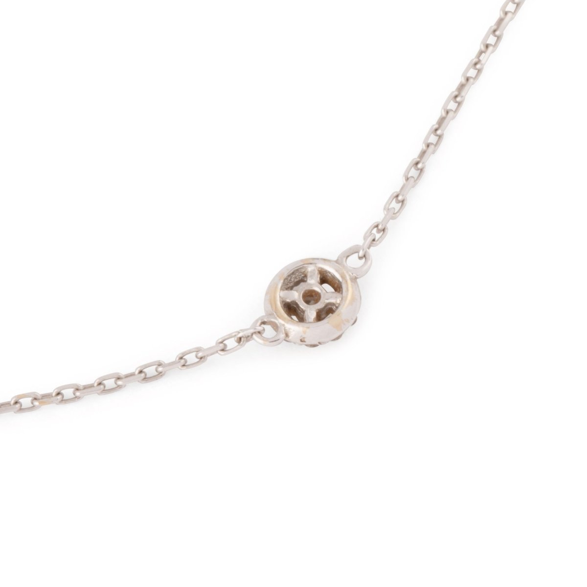 Collier en or gris ornée de 5 diamants entourés de plus petit diamant - Castafiore