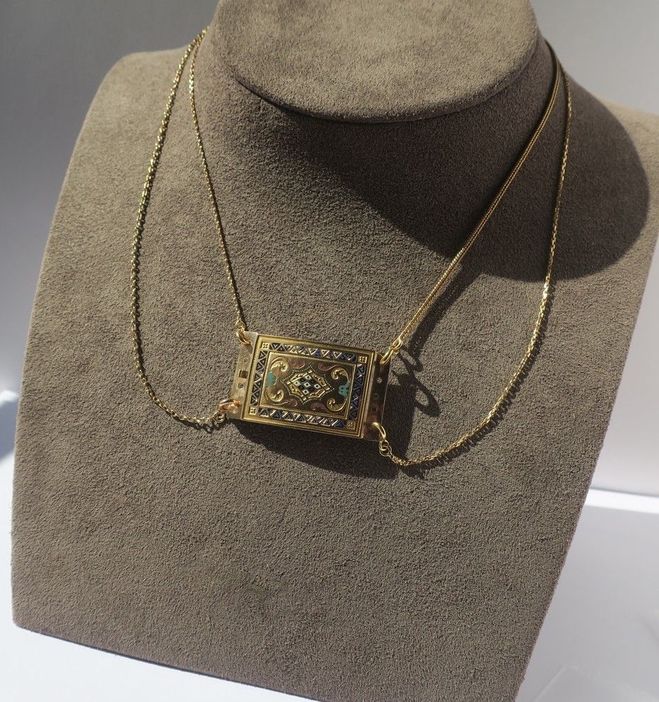 Collier Fermoir régional en or rose et émail - Castafiore