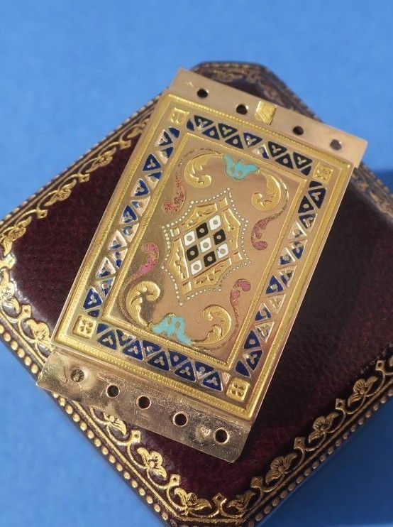 Collier Fermoir régional en or rose et émail - Castafiore