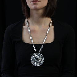 Collier JACQUES GAUTIER Vintage en métal argenté et verre - Castafiore