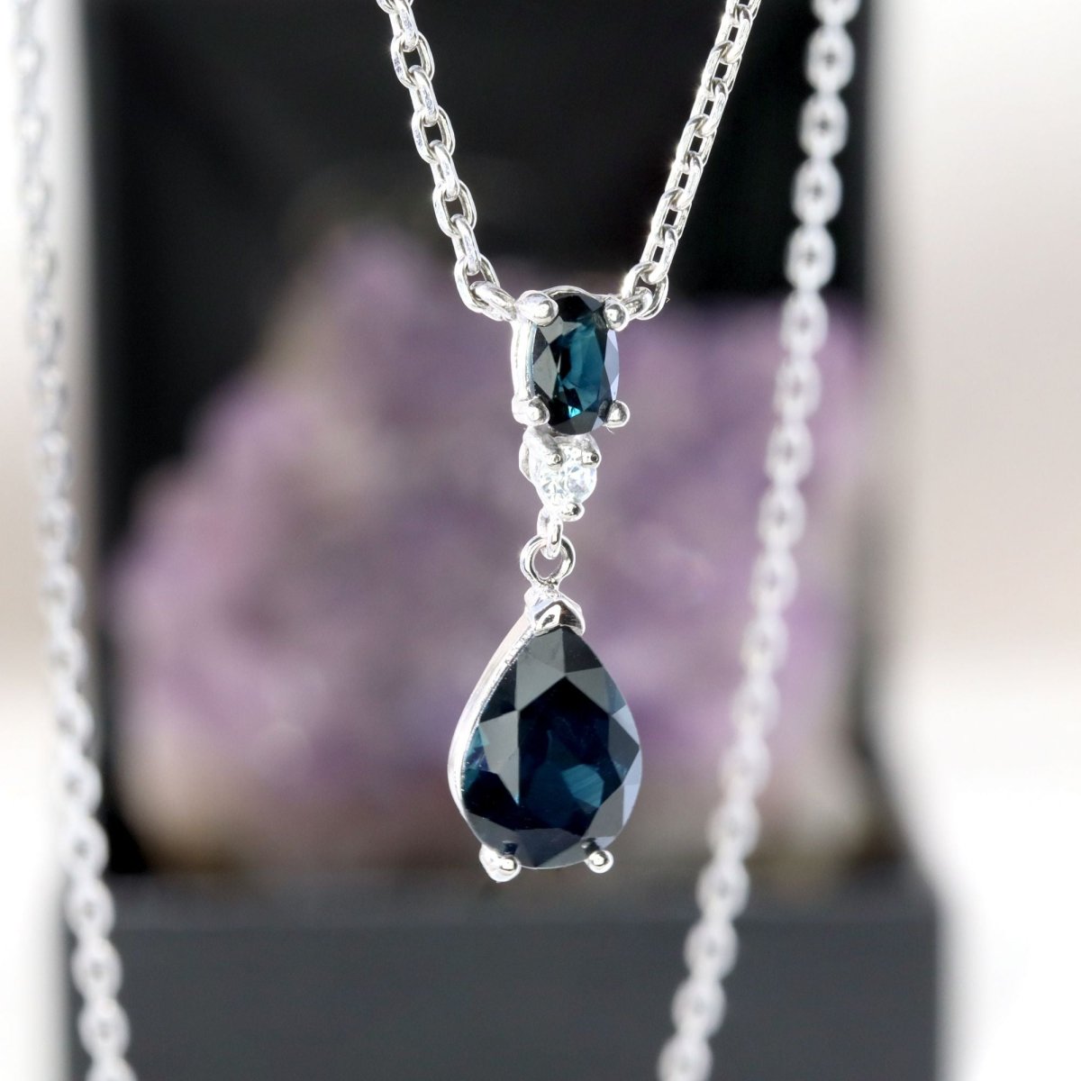 Collier maille forçat en or blanc et saphir - Castafiore