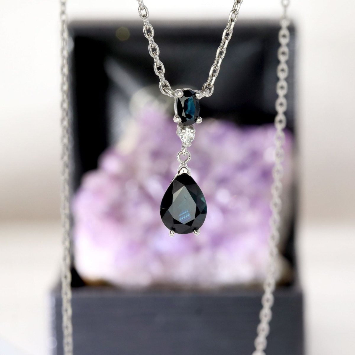 Collier maille forçat en or blanc et saphir - Castafiore