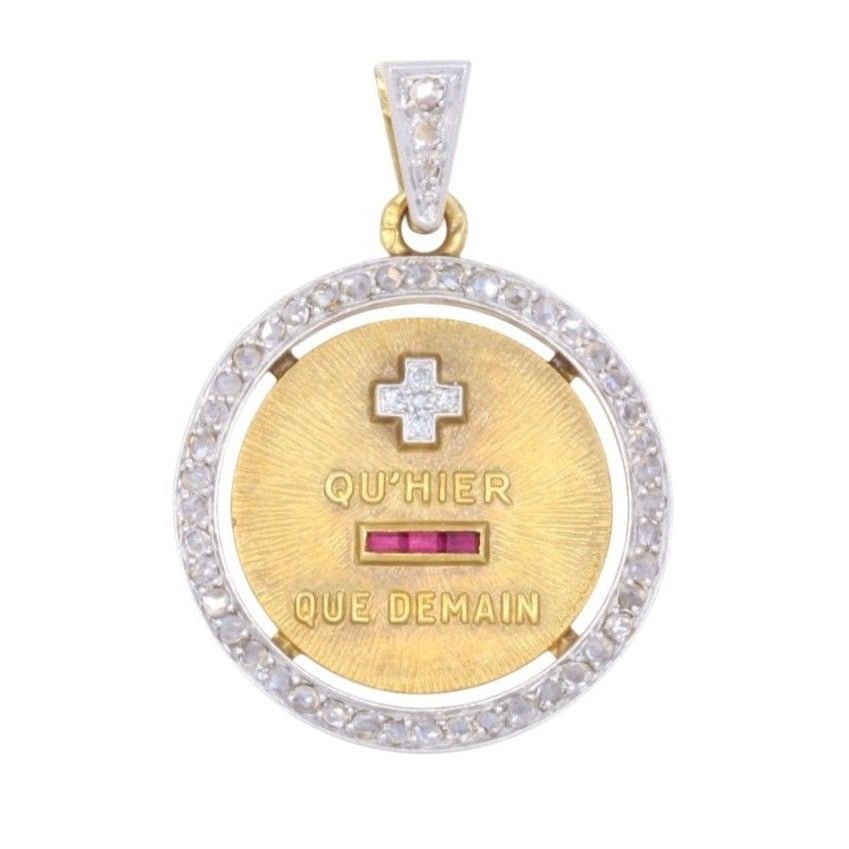 Collier Médaille AUGIS en or jaune, platine, rubis et diamants - Castafiore