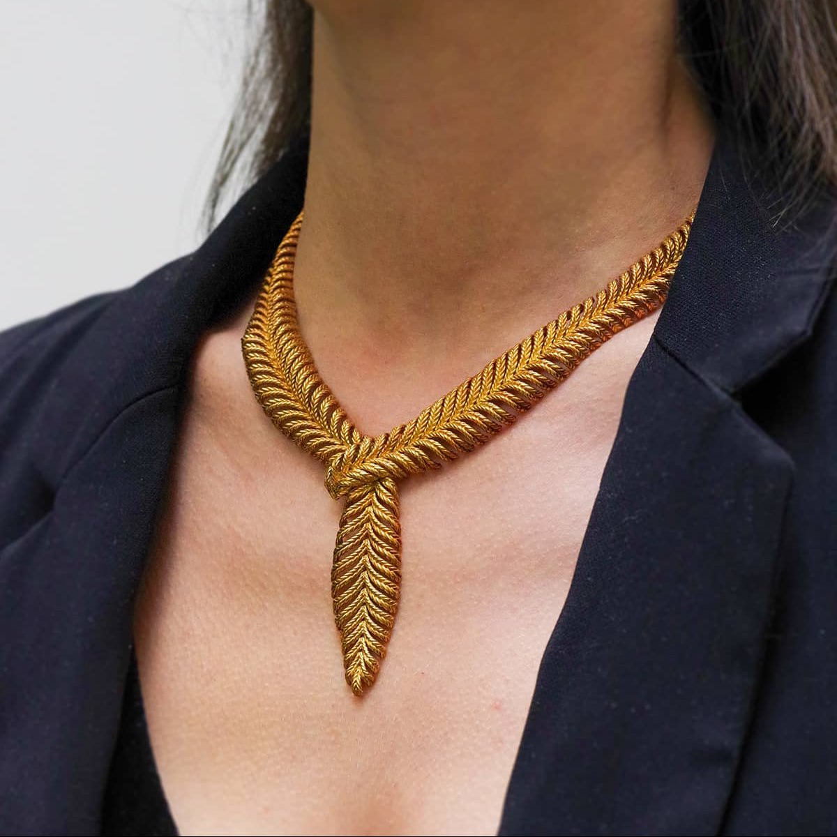 Collier Négligé BOUCHERON "Plume" en or jaune - Castafiore