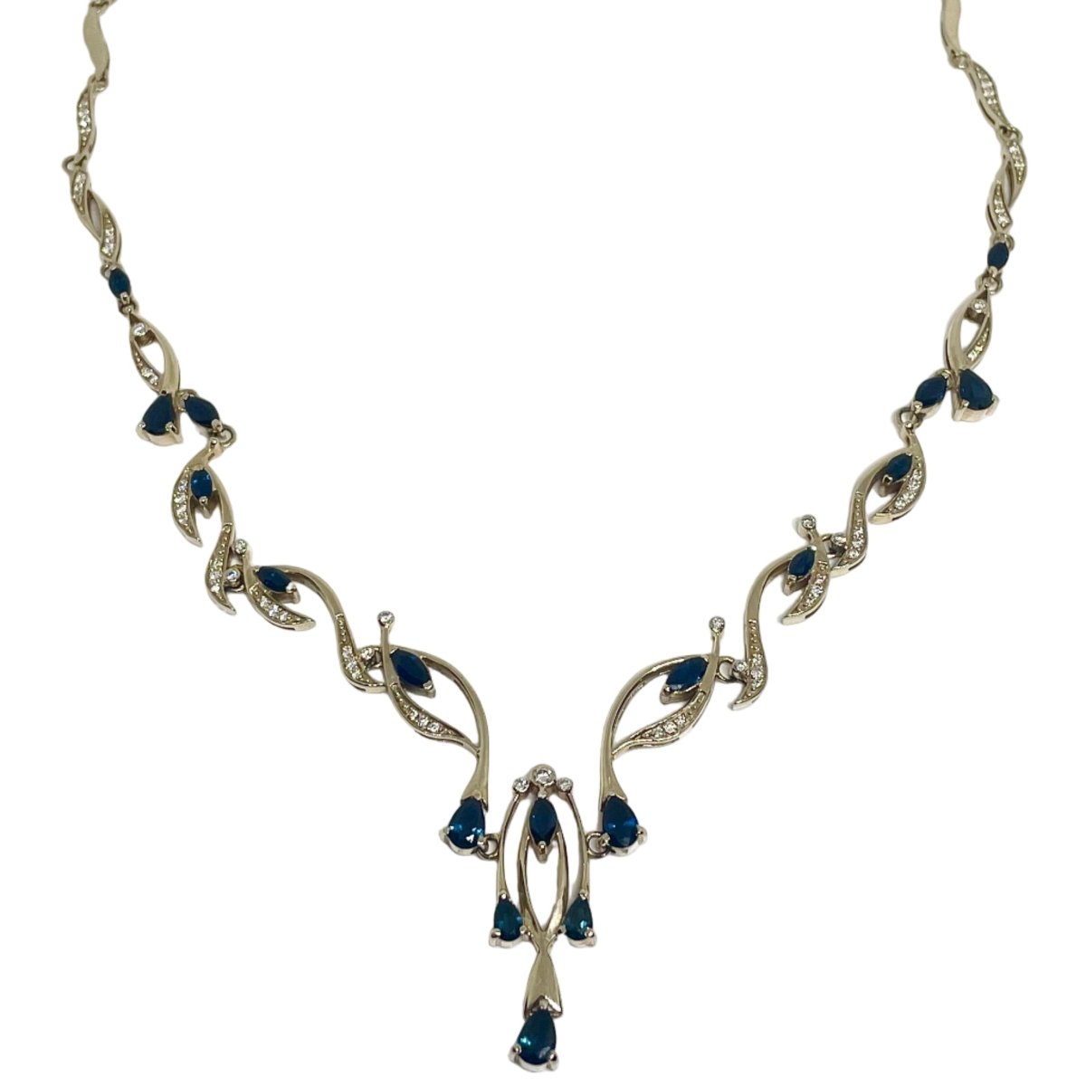 Collier Négligé en or rose, saphirs et diamants - Castafiore