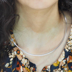 Collier Oméga en or blanc - Castafiore