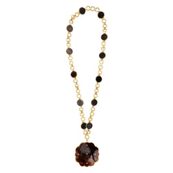 Collier Pendentif BOUCHERON en or jaune et corail - Castafiore