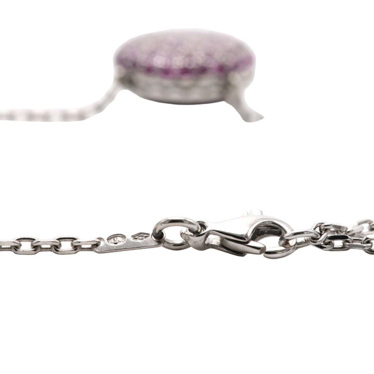 Collier Pendentif BOUCHERON "Tentation Macaron" en or blanc, saphir et améthyste - Castafiore