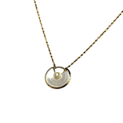 Collier Pendentif CARTIER "Amulette" en or jaune, nacre et diamants - Castafiore