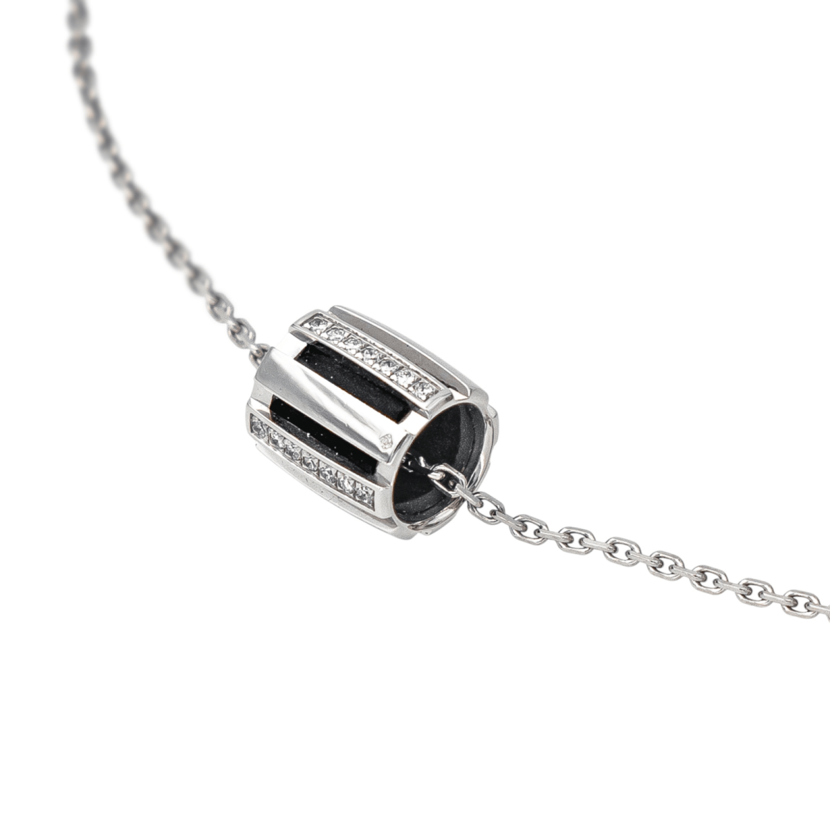 Collier Pendentif CHAUMET "Class One" en or blanc et diamants - Castafiore