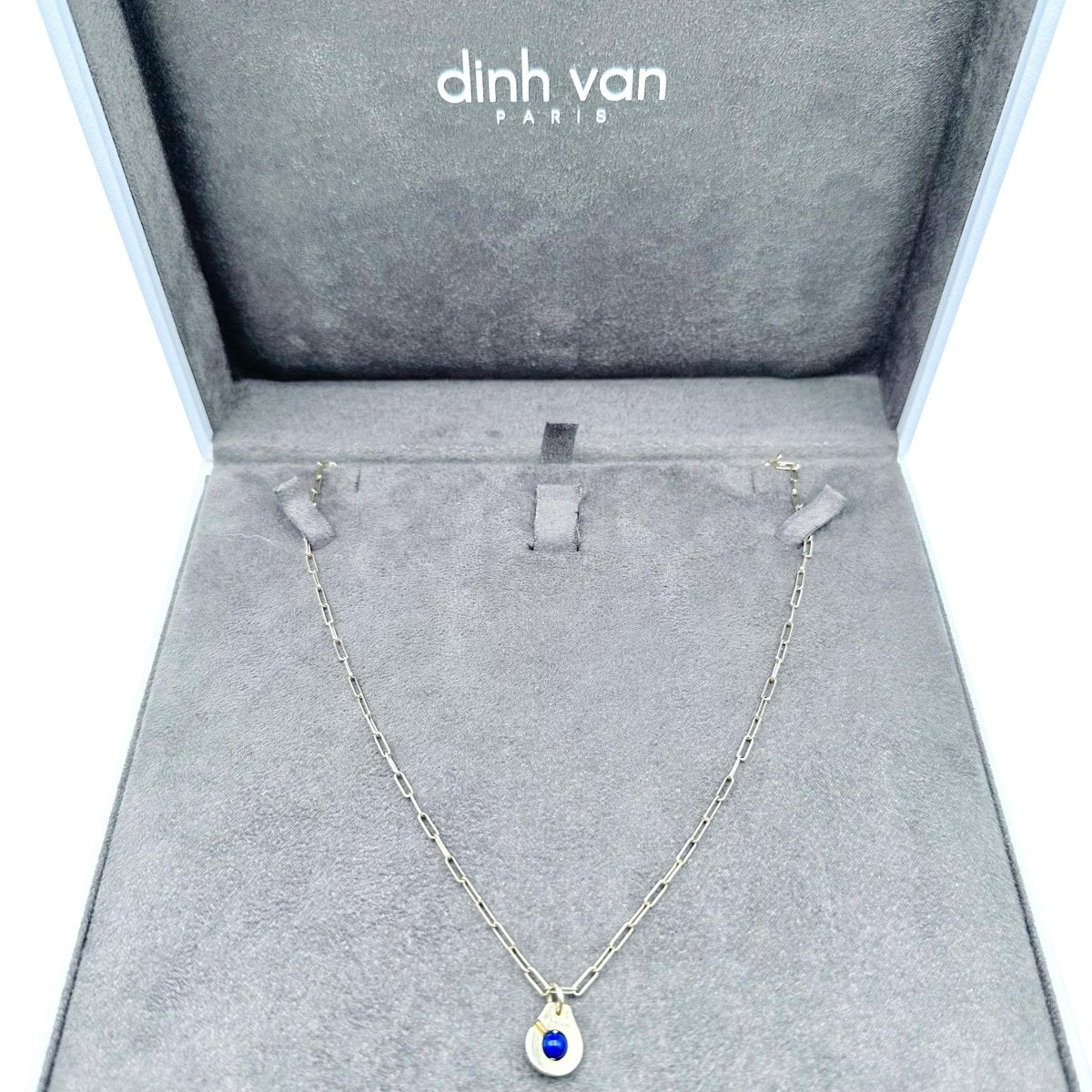 Collier Pendentif DINH VAN "Menottes R10" en or jaune et lapis lazuli - Castafiore