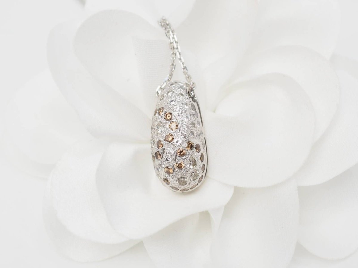 Collier pendentif dôme en or blanc et diamants - Castafiore
