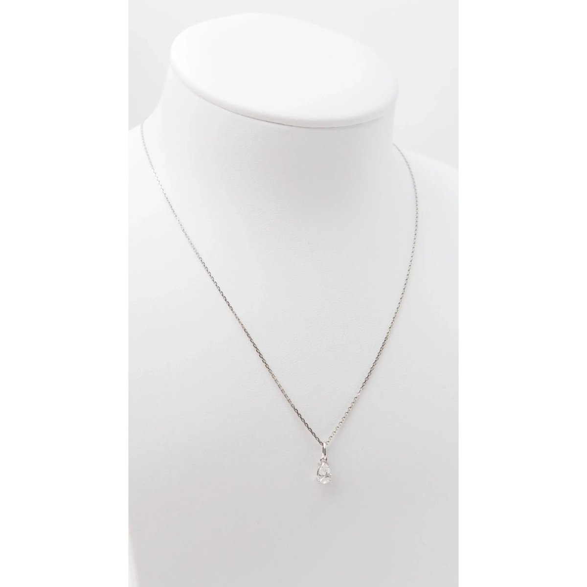 Collier pendentif en or blanc et diamant - Castafiore