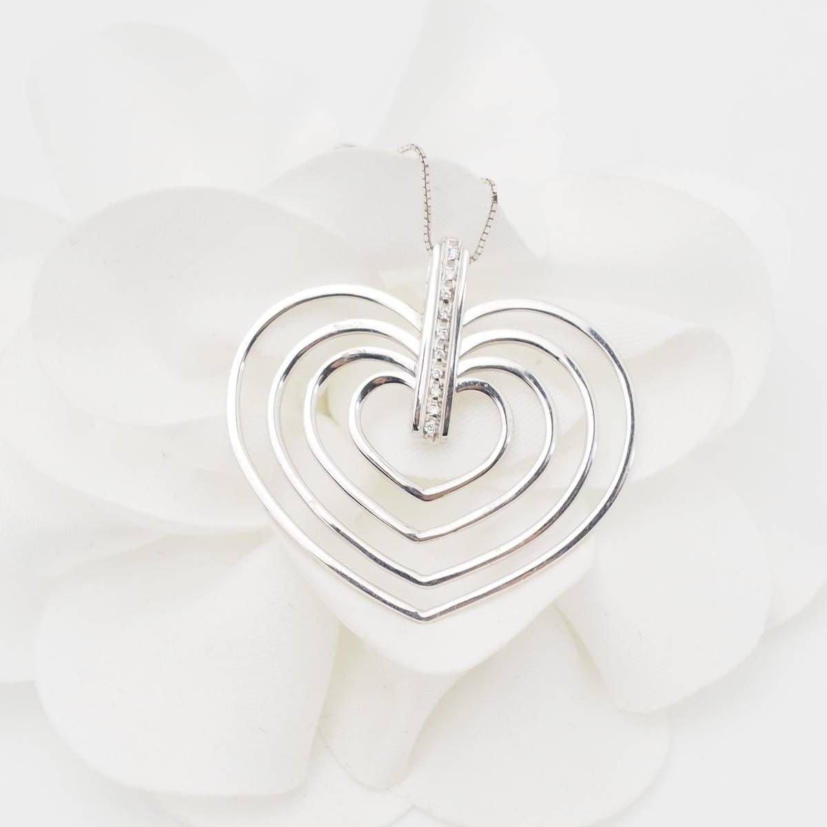 Collier Pendentif en or blanc et diamants - Castafiore