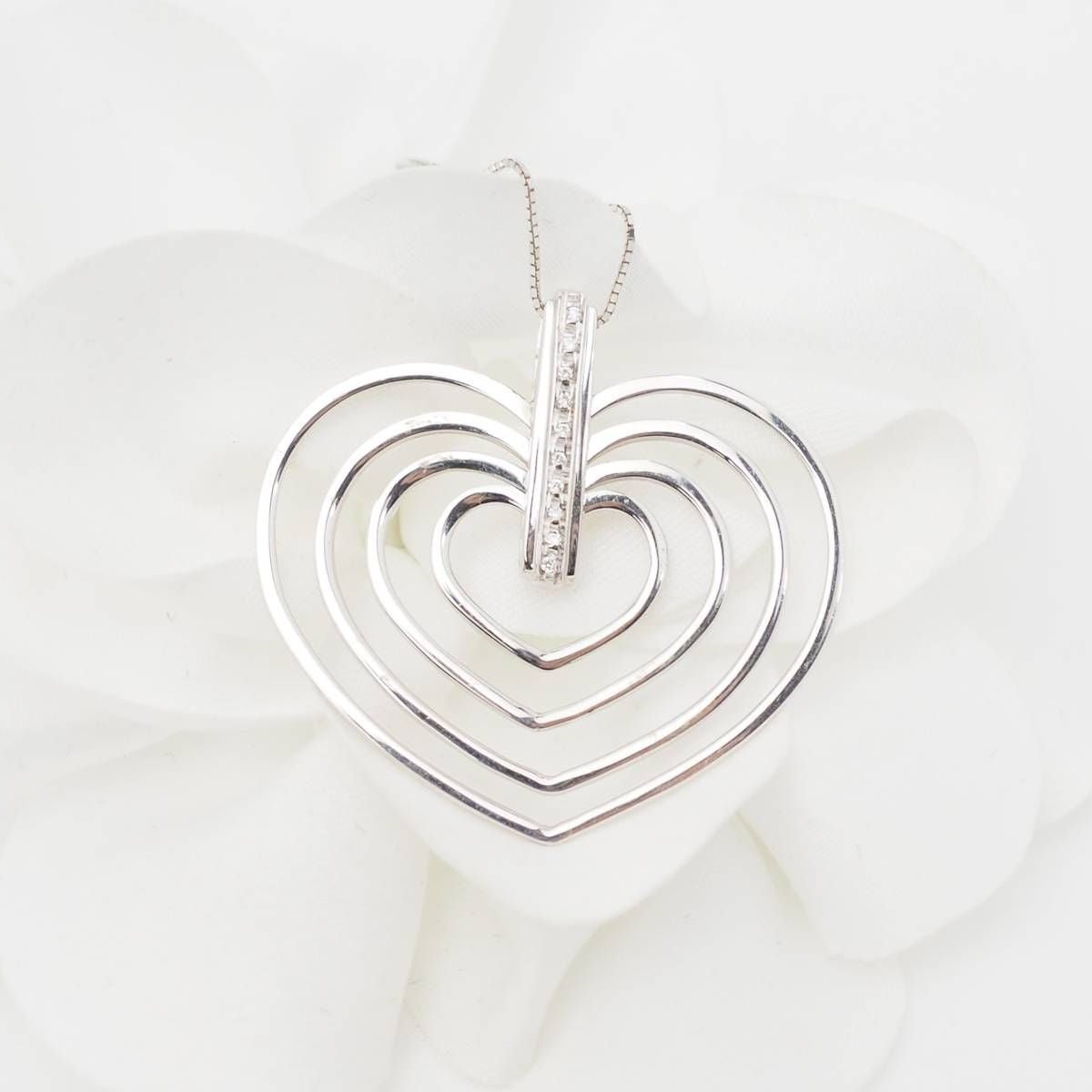 Collier Pendentif en or blanc et diamants - Castafiore