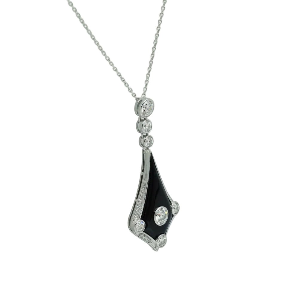 Collier Pendentif en or blanc, platine, onyx et diamants - Castafiore