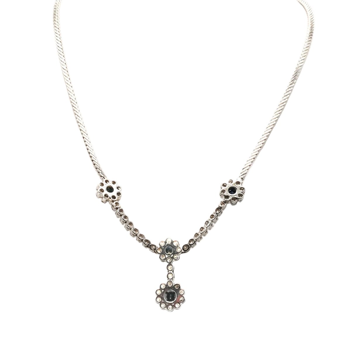 Collier Pendentif en or blanc, saphirs et diamants - Castafiore