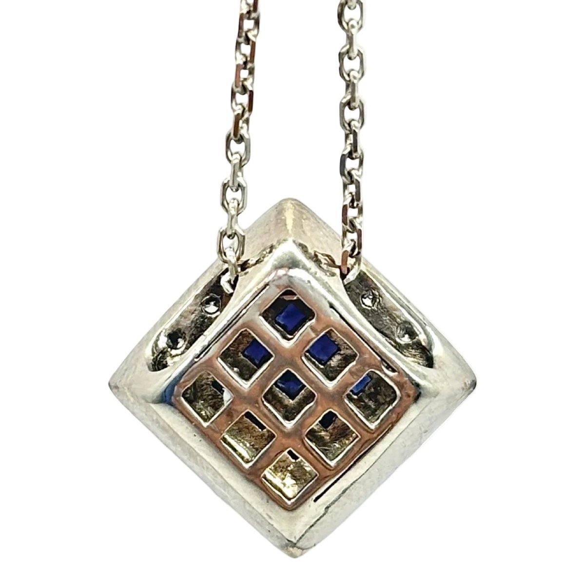 Collier Pendentif en or blanc, saphirs et diamants - Castafiore