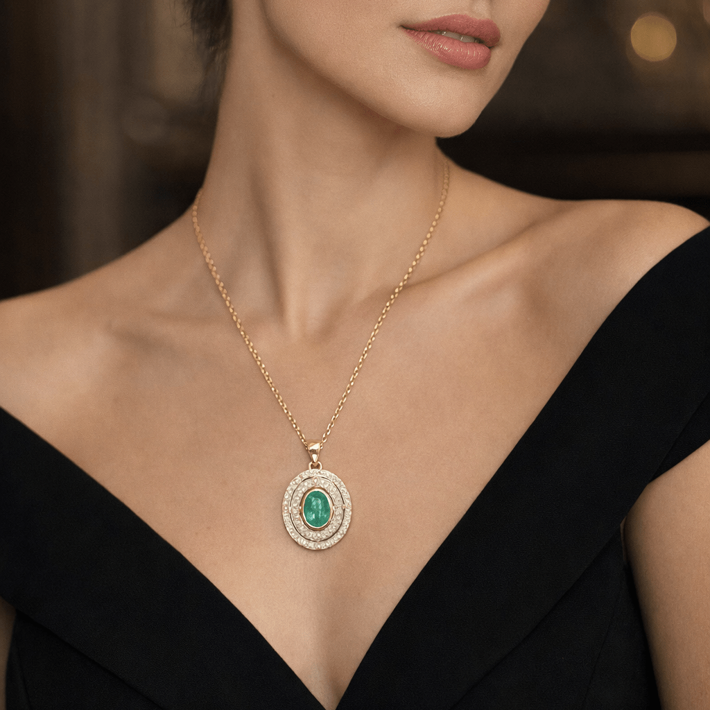 Collier Pendentif en or jaune, émeraude et diamants - Castafiore