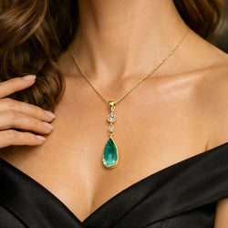 Collier Pendentif en or jaune, émeraude et diamants - Castafiore