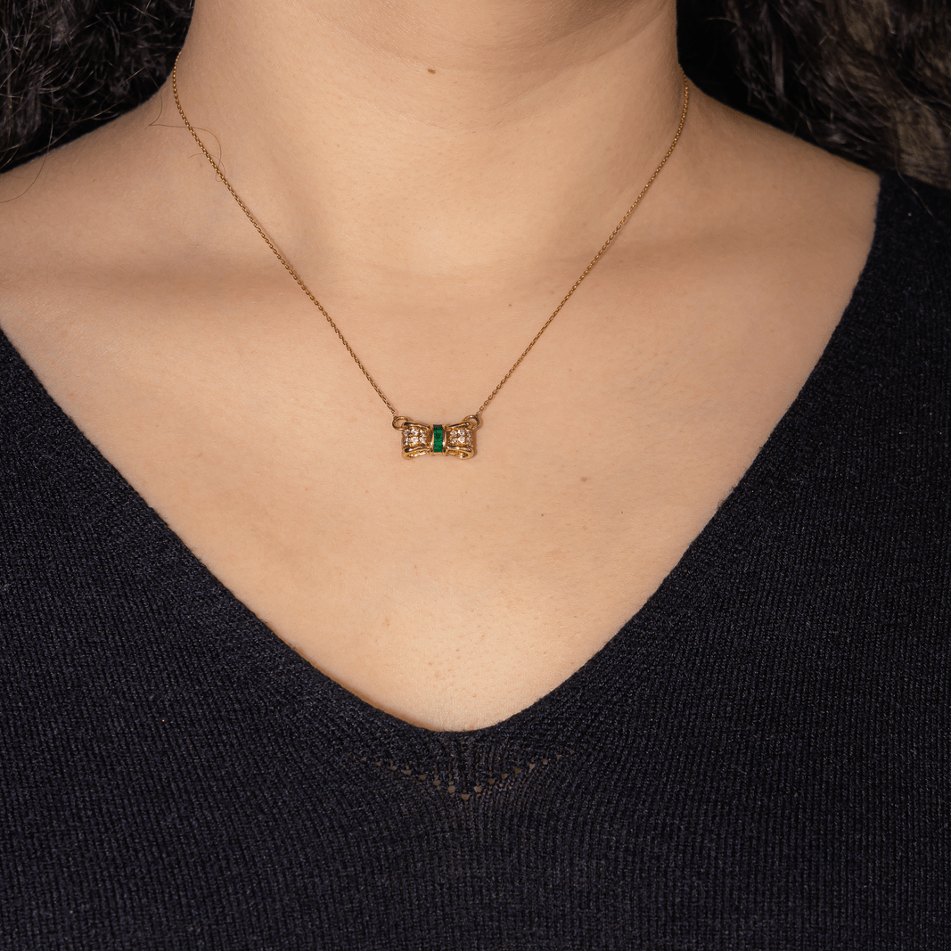 Collier Pendentif en or jaune, émeraudes et diamants - Castafiore