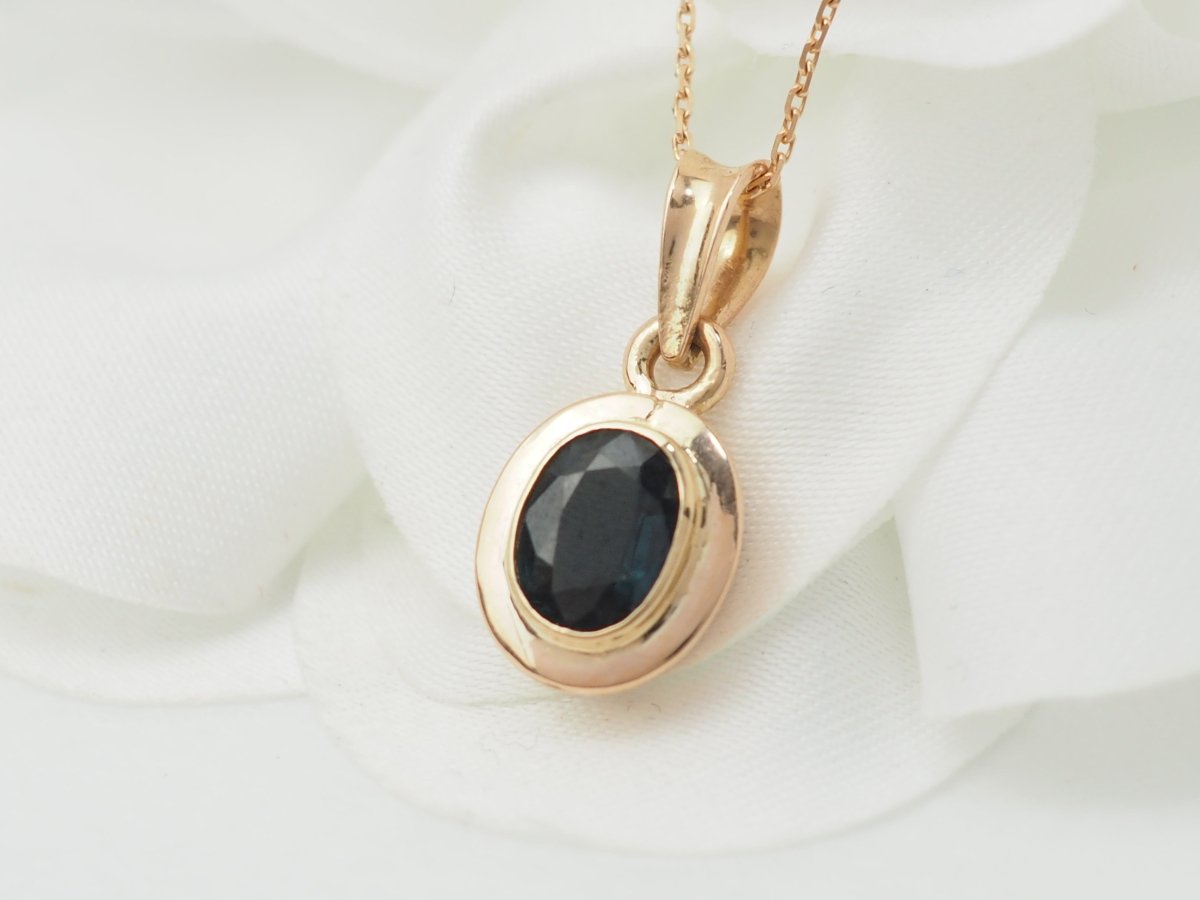 Collier pendentif en or rose et saphir - Castafiore