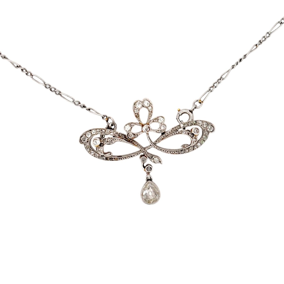 Collier Pendentif en platine et diamants - Castafiore