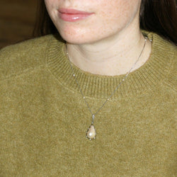 Collier Pendentif en platine or jaune, perle, et diamants - Castafiore