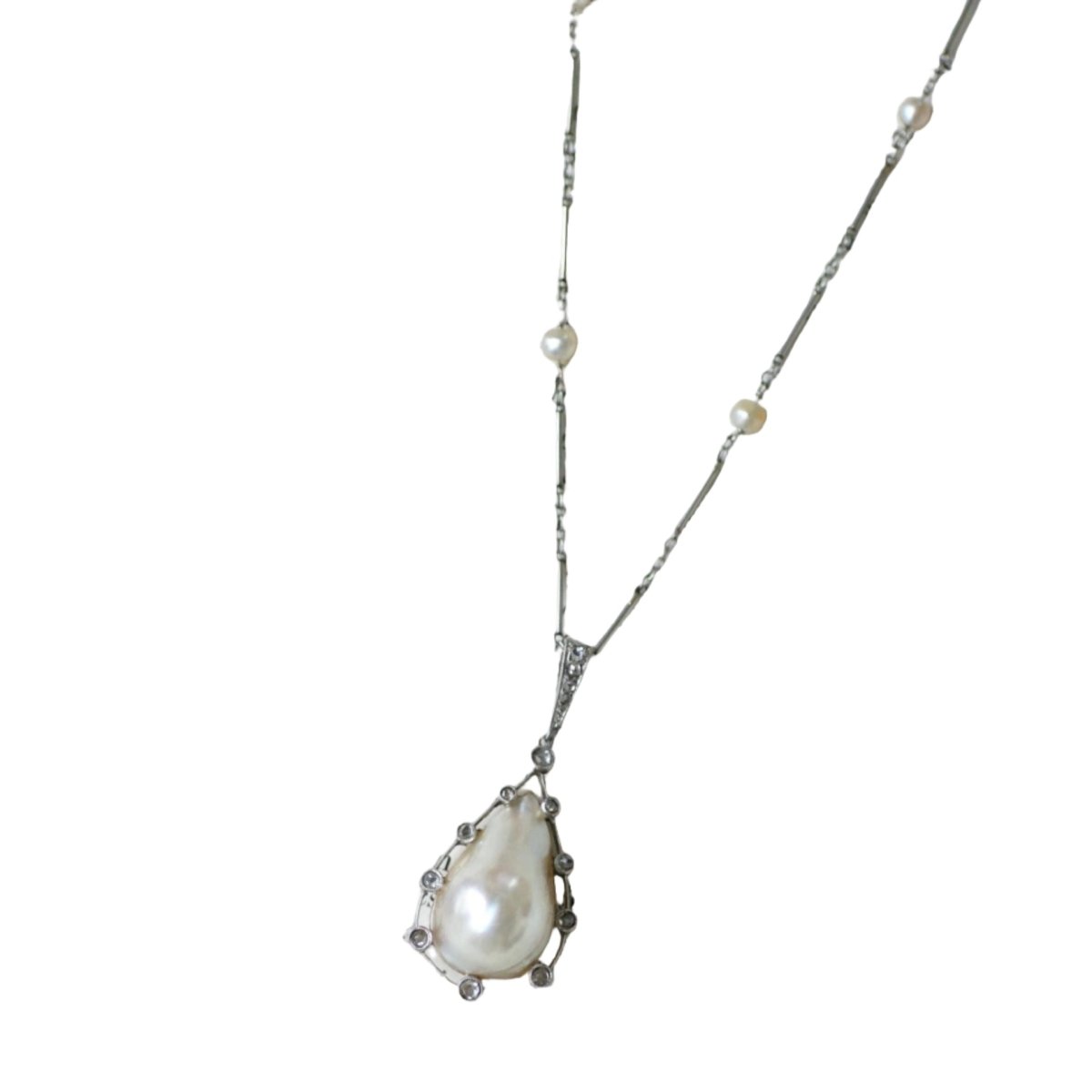 Collier Pendentif en platine or jaune, perle, et diamants - Castafiore