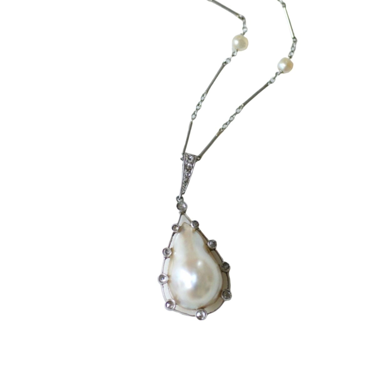 Collier Pendentif en platine or jaune, perle, et diamants - Castafiore