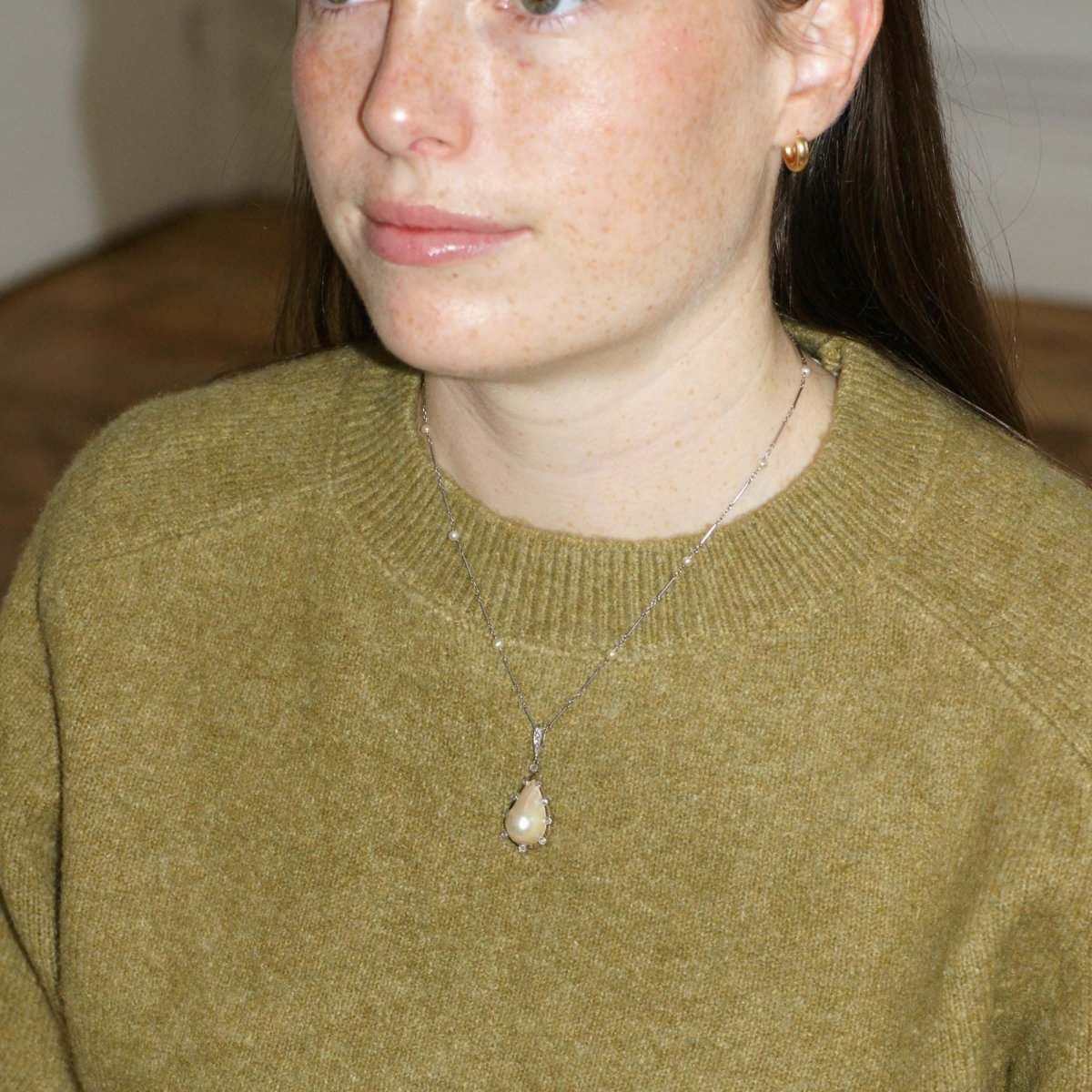 Collier Pendentif en platine or jaune, perle, et diamants - Castafiore