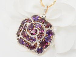 Collier pendentif fleur en or rose, pierres fines et diamants - Castafiore