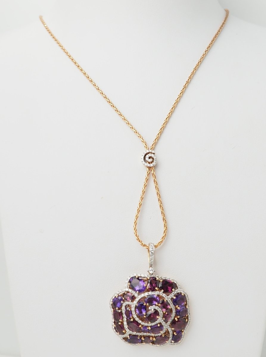 Collier pendentif fleur en or rose, pierres fines et diamants - Castafiore