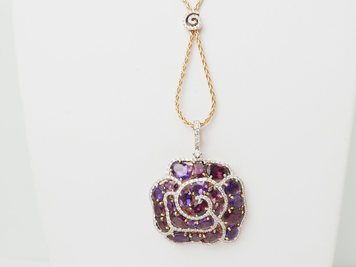 Collier pendentif fleur en or rose, pierres fines et diamants - Castafiore