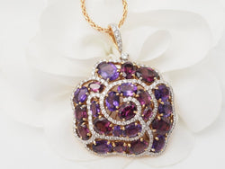 Collier pendentif fleur en or rose, pierres fines et diamants - Castafiore