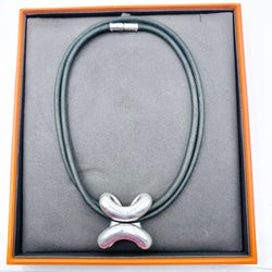 Collier Pendentif HERMÈS "Lima" en argent - Castafiore
