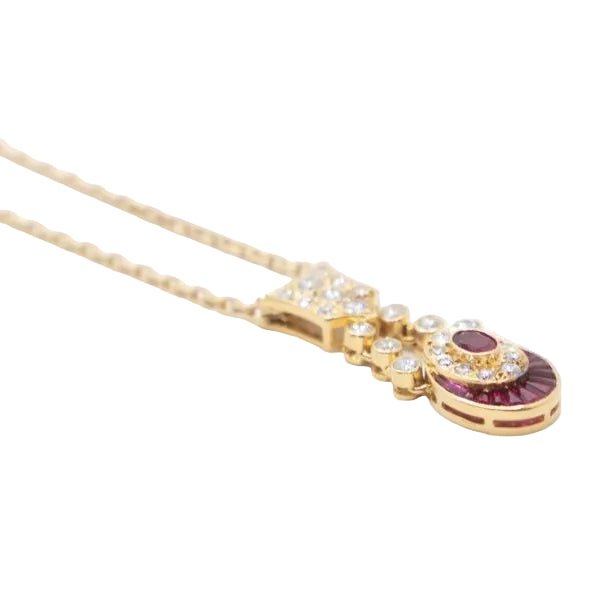 Collier Pendentif "Les Feux de l'Amour" en or jaune, rubis et diamants - Castafiore