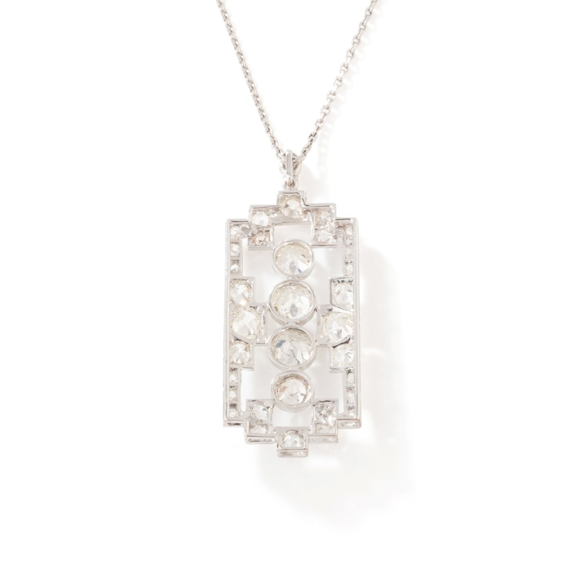 Collier Pendentif Plaque en or blanc, platine et diamants - Castafiore