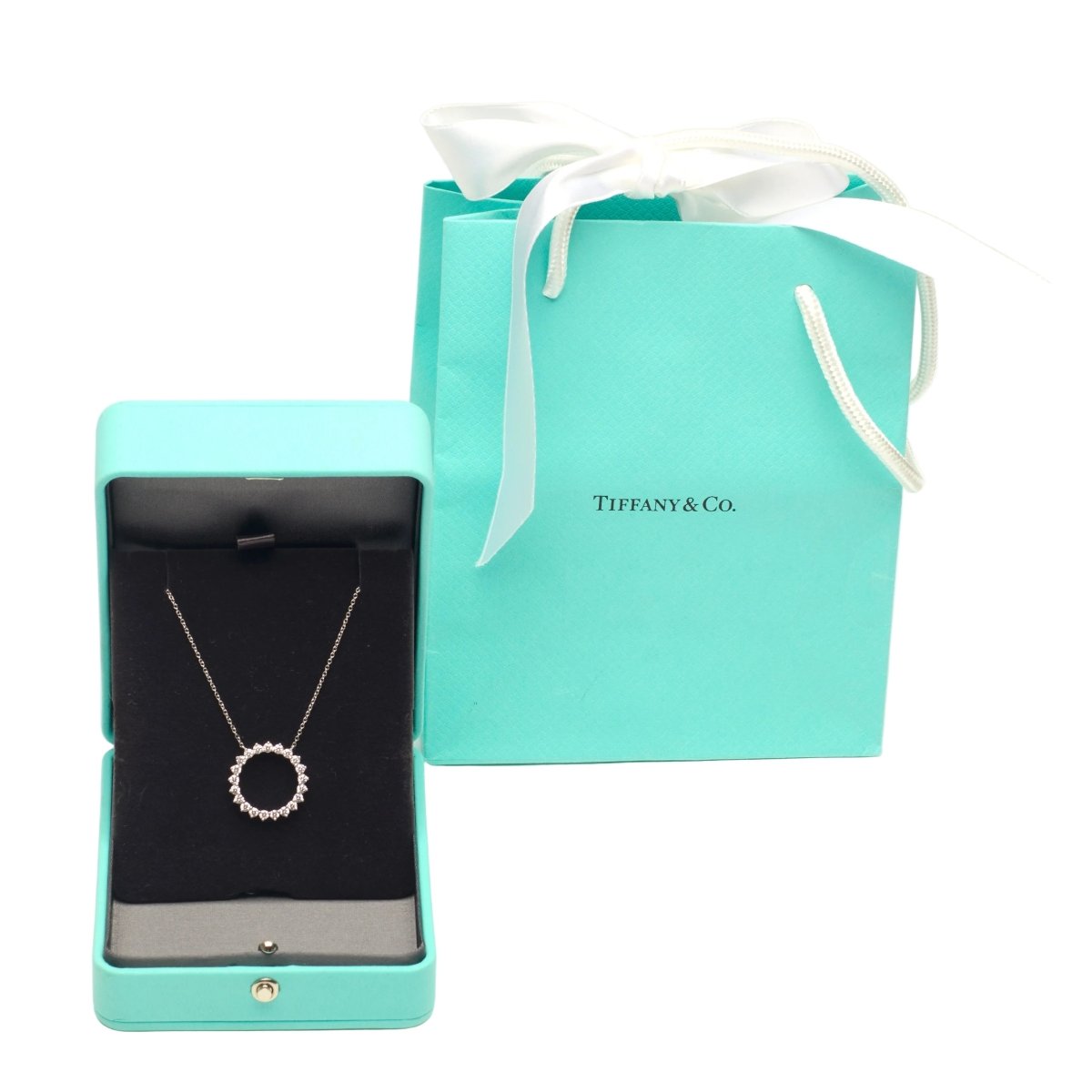 Collier Pendentif TIFFANY & CO. "Open Circle" en platine et diamants - Castafiore
