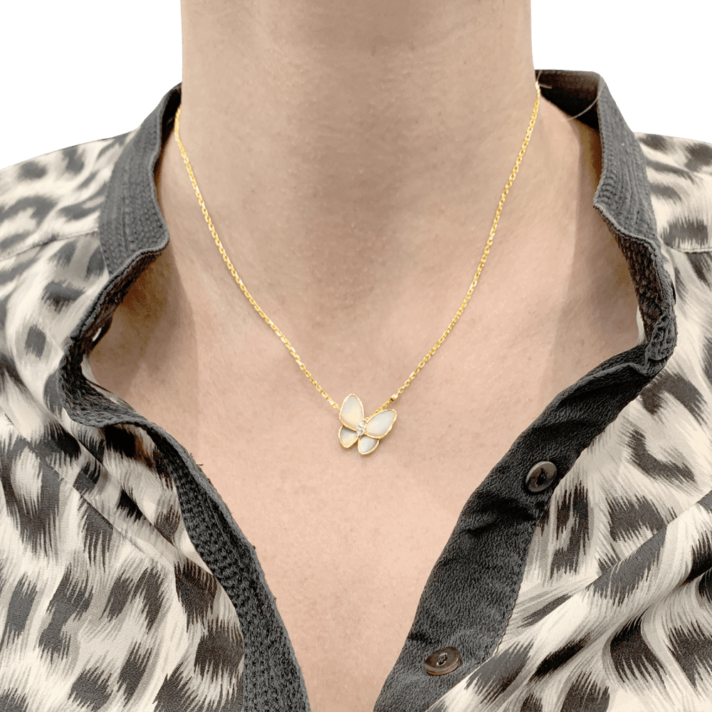 Collier Pendentif VAN CLEEF & ARPELS "Deux Papillons" en or rose, nacre et diamants - Castafiore