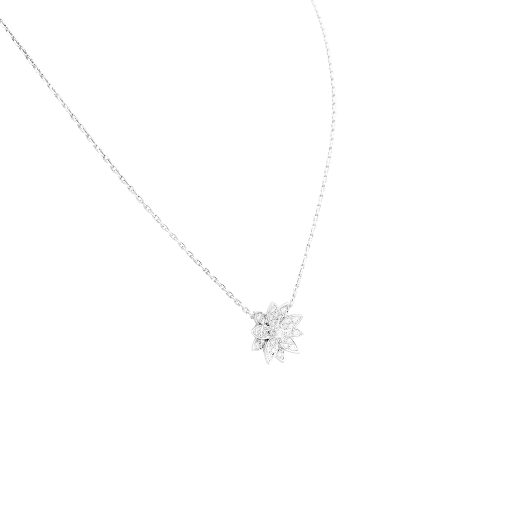 Collier Pendentif VAN CLEEF & ARPELS. "Lotus" en or blanc et diamants - Castafiore