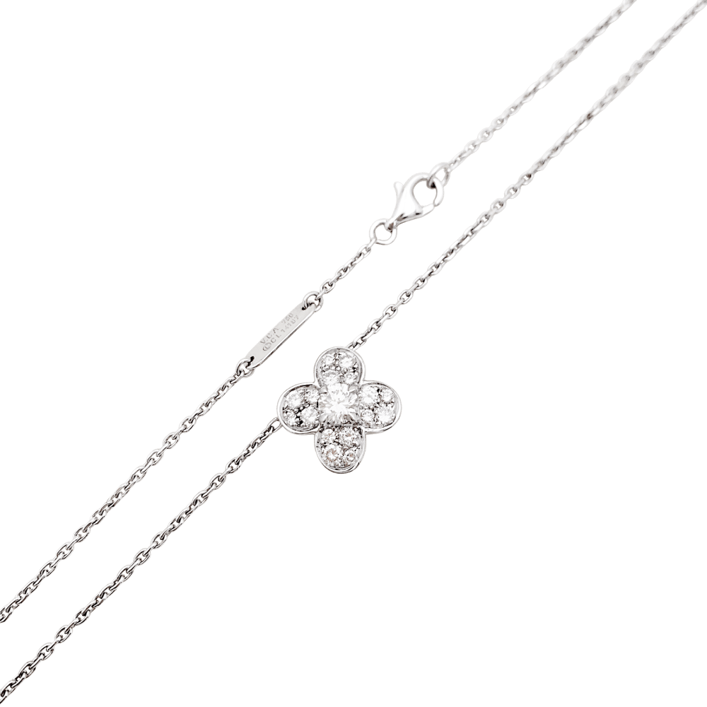 Collier Pendentif VAN CLEEF & ARPELS "Trèfle" en or blanc et diamants - Castafiore
