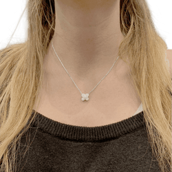 Collier Pendentif VAN CLEEF & ARPELS "Trèfle" en or blanc et diamants - Castafiore