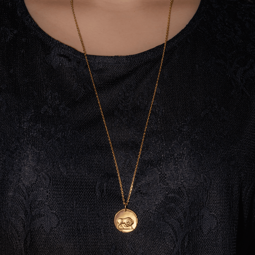 Collier Pendentif VAN CLEEF & ARPELS "Zodiaque Arietis" en or jaune - Castafiore