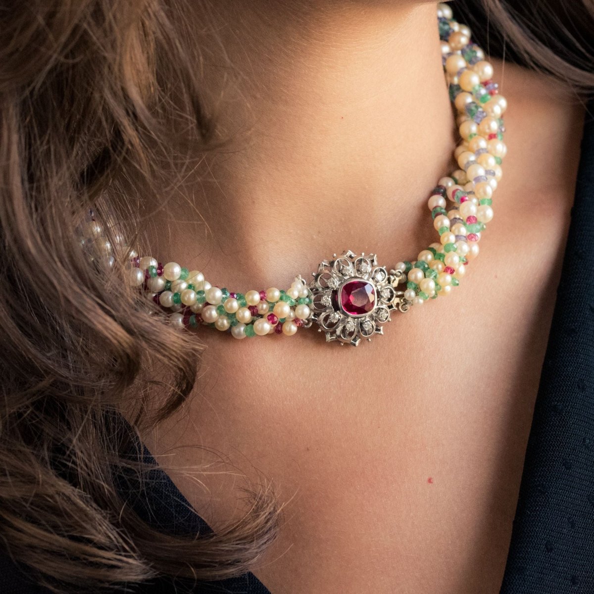 Collier Perles, Emeraudes, Saphirs, Rubis et Spinelles - Castafiore