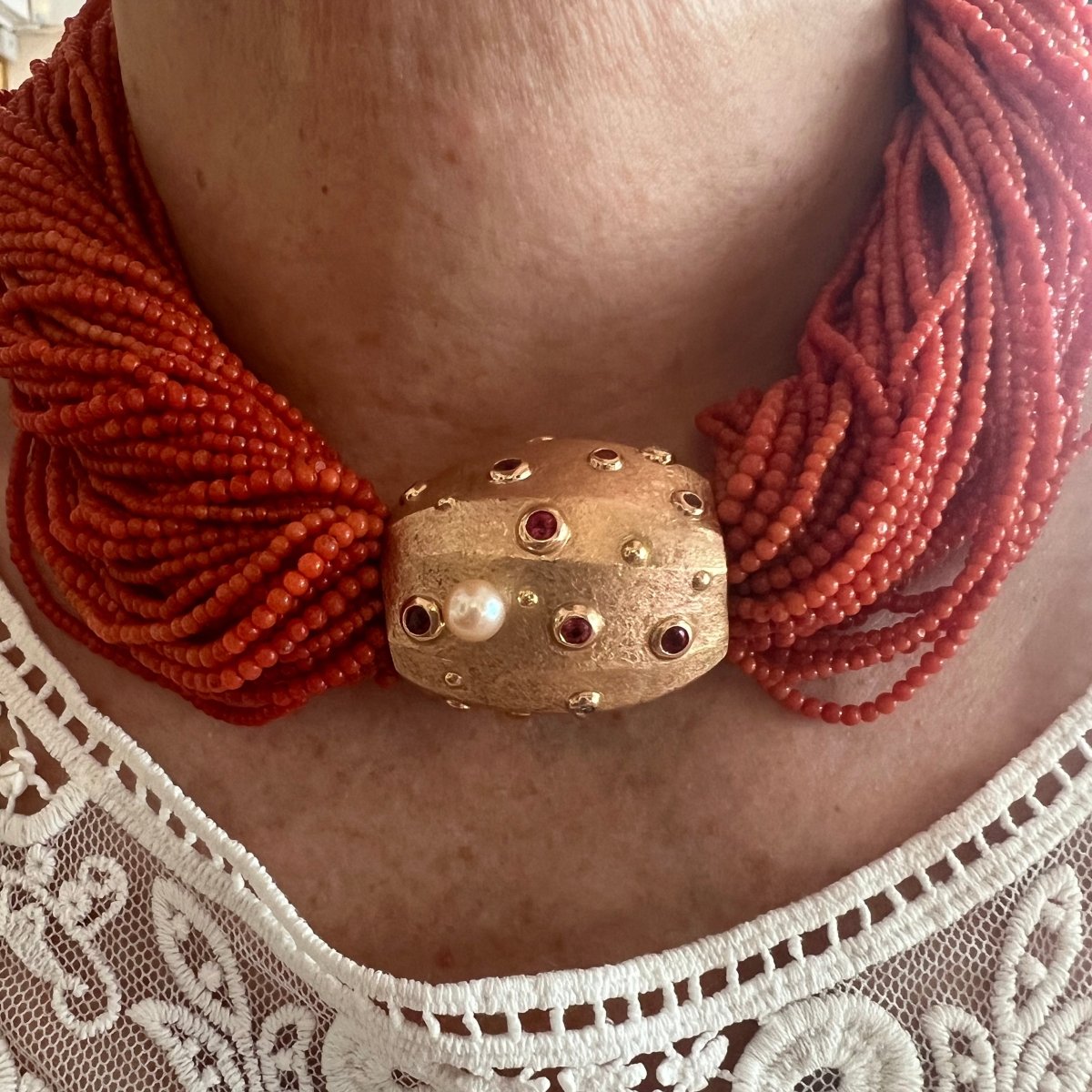 Collier Perles en or jaune, corail, topazes et diamants - Castafiore