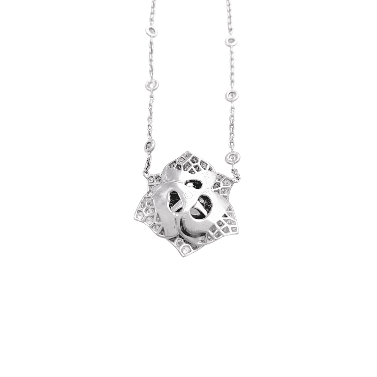 Collier PIAGET "Rose" en or blanc et diamants - Castafiore