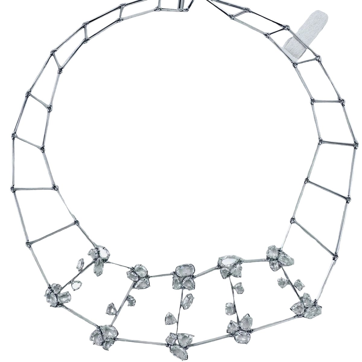 Collier plastron en or blanc et diamants - Castafiore